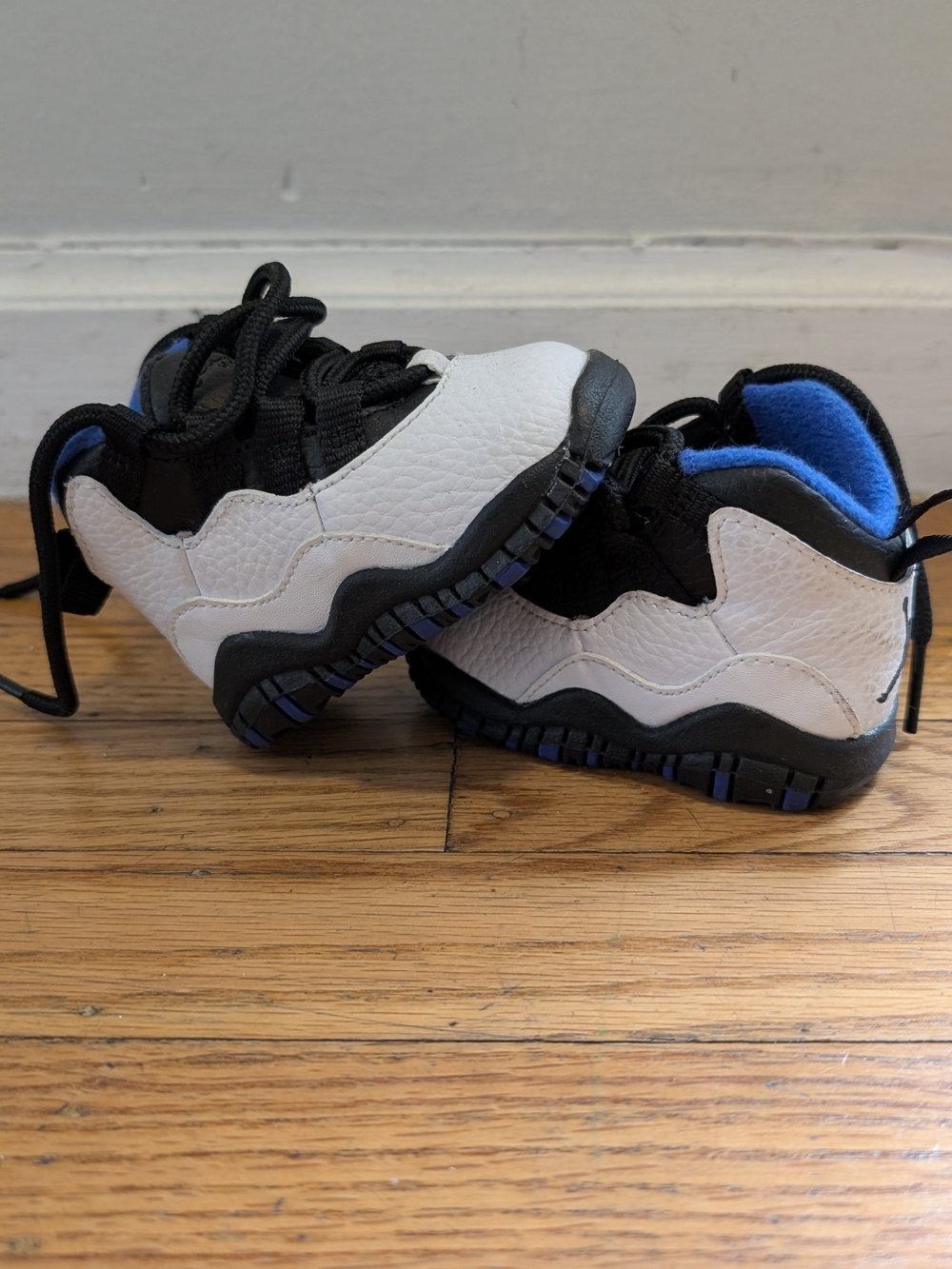 Jordan Toddler Retro 10 Size 2C White/Black/Blue Sneakers